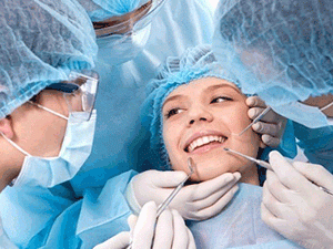 Лечение зубов в Израиле хирургическим методом