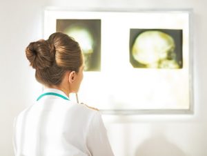 Врачи онкологи